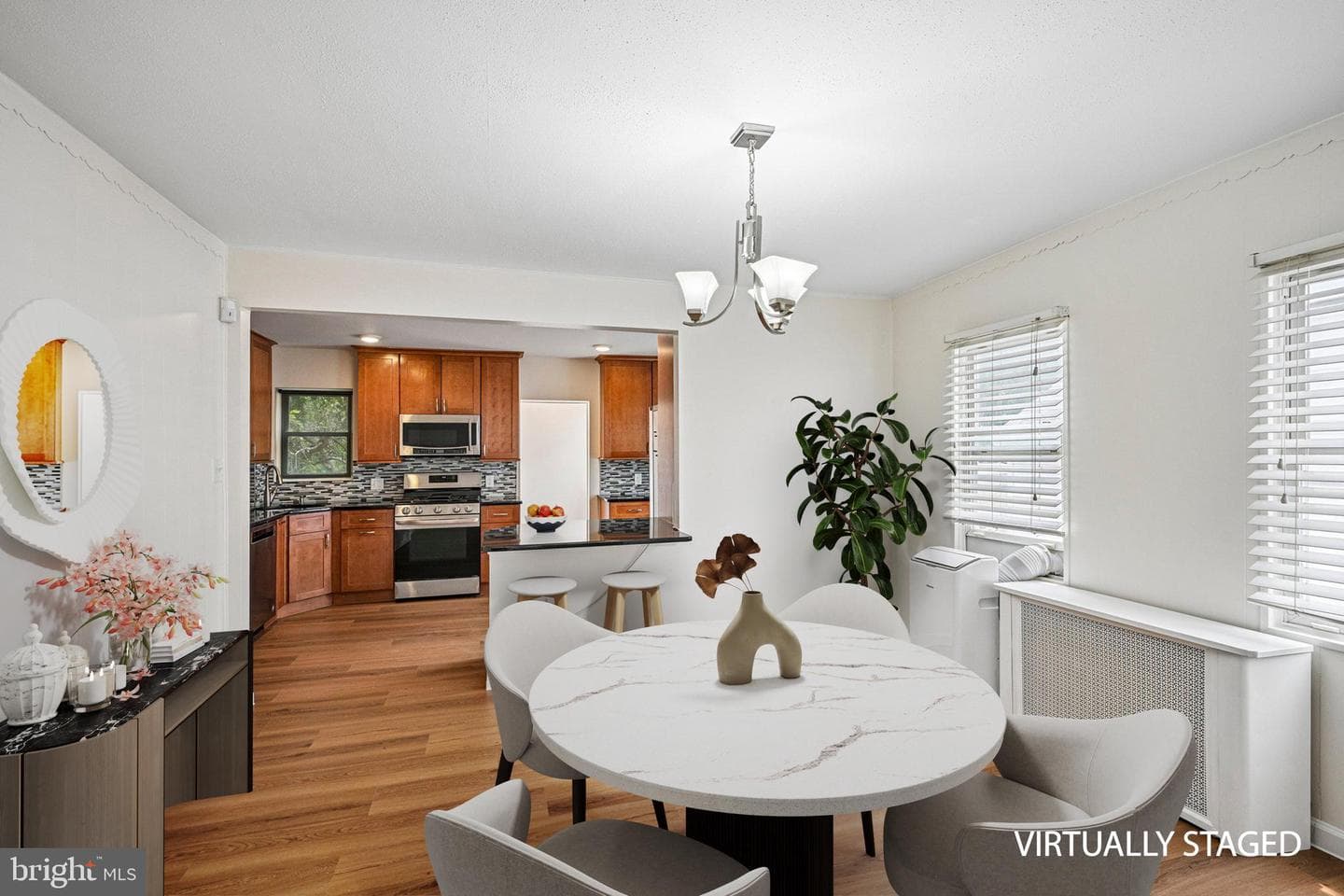 415 Sagamore Road photo 8