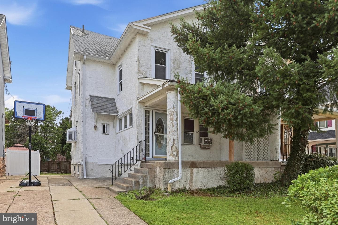 667 Rose Street, Lansdowne