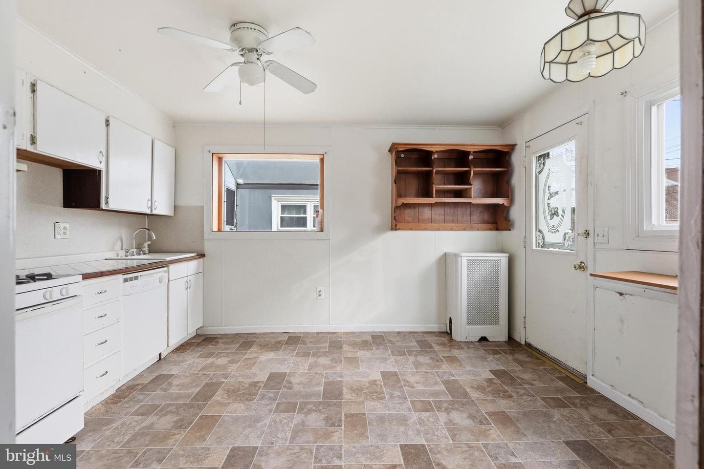 667 Rose Street photo 11