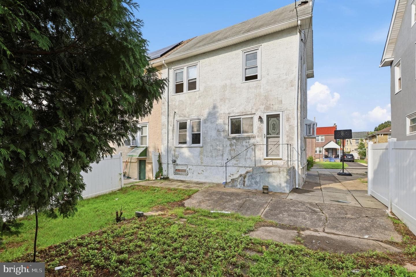 667 Rose Street photo 27