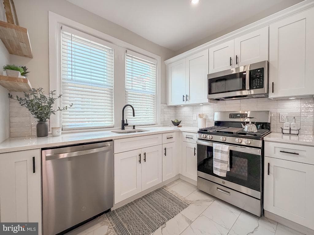 1042 Duncan Avenue photo 3