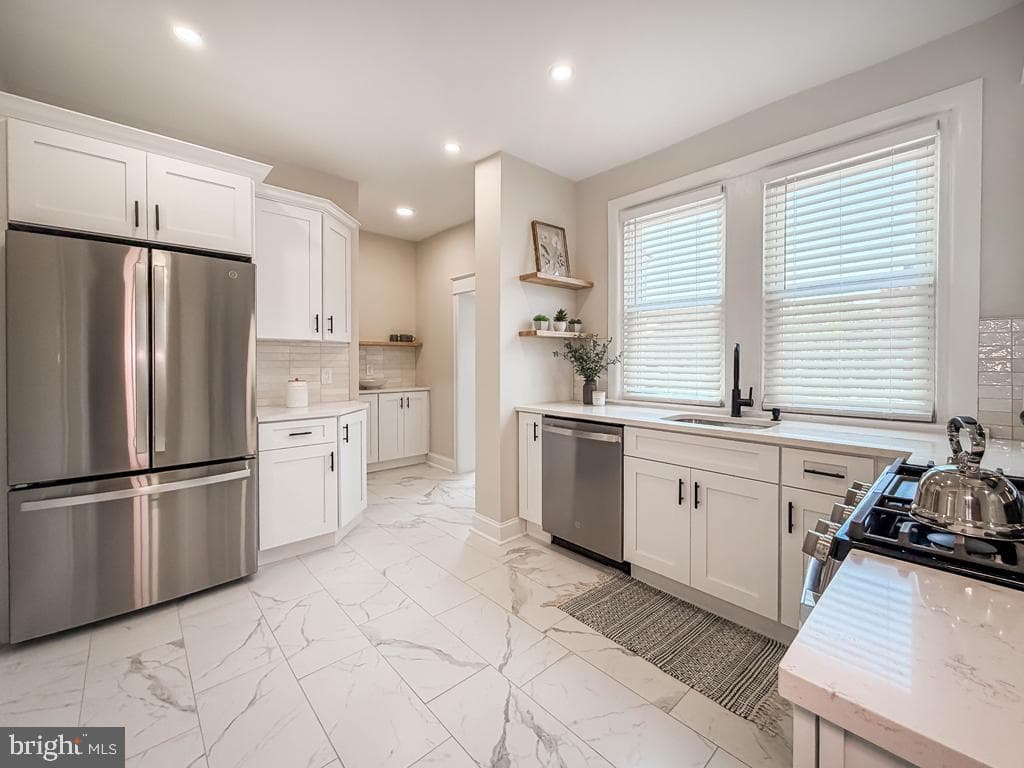 1042 Duncan Avenue photo 4