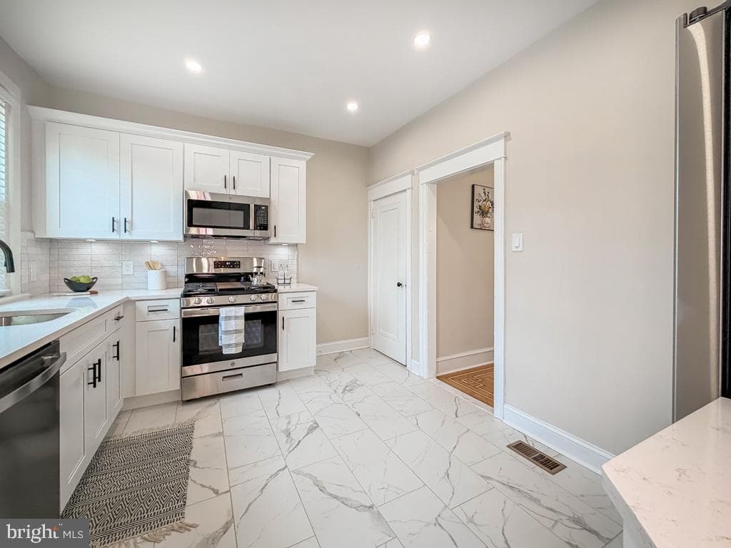 1042 Duncan Avenue photo 5