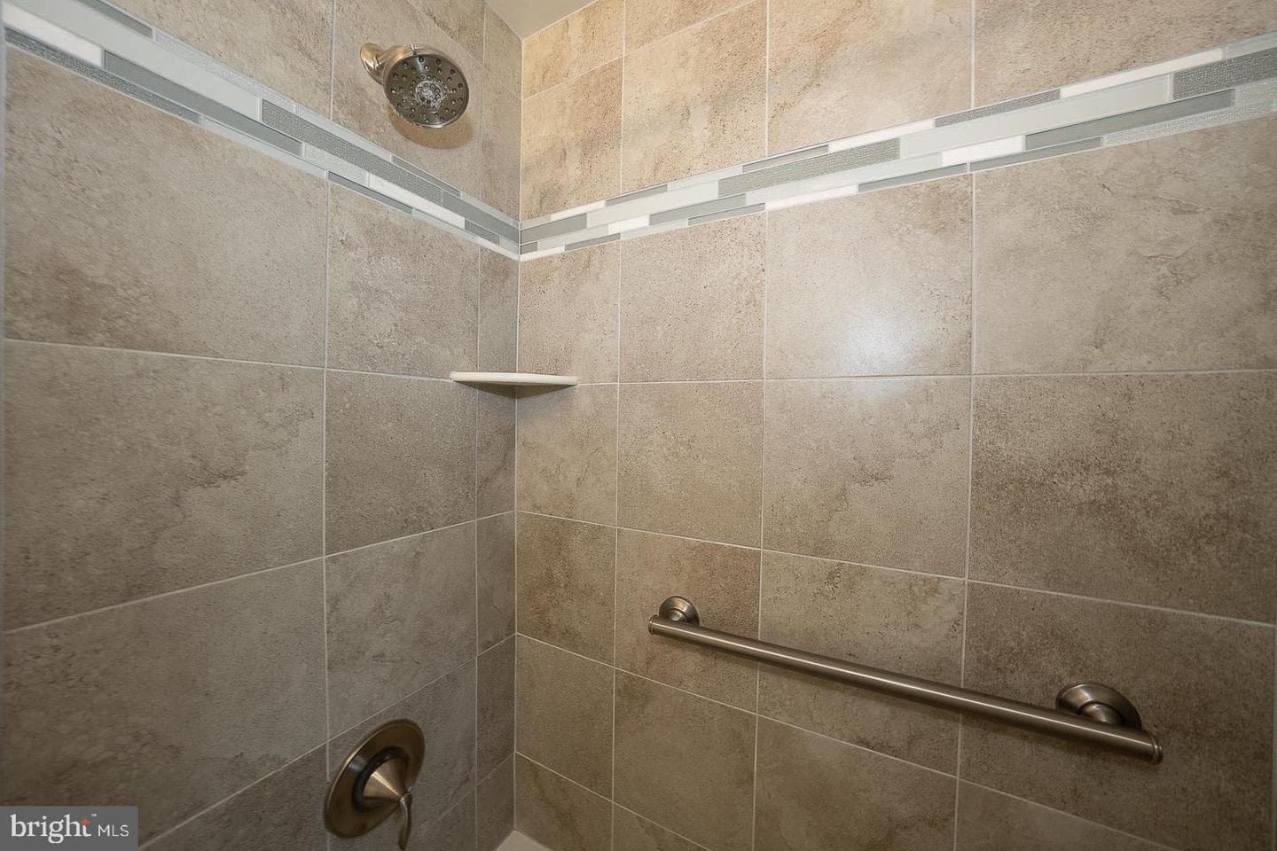2115 Winton Avenue photo 24