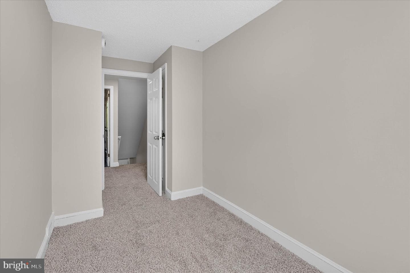 1044 W Ashland Avenue photo 15