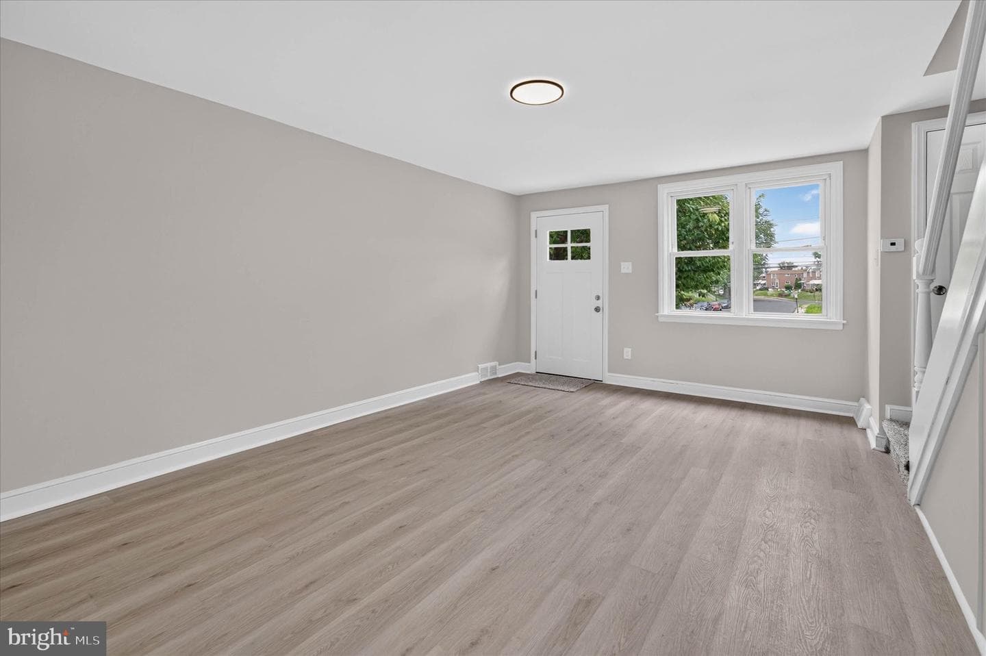 1044 W Ashland Avenue photo 18