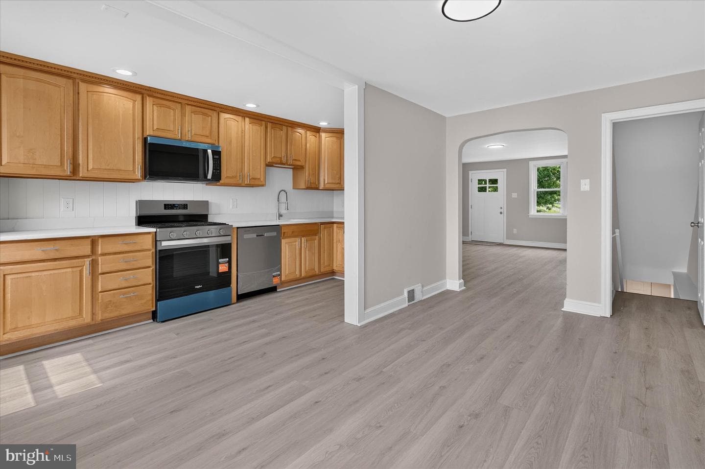 1044 W Ashland Avenue photo 7