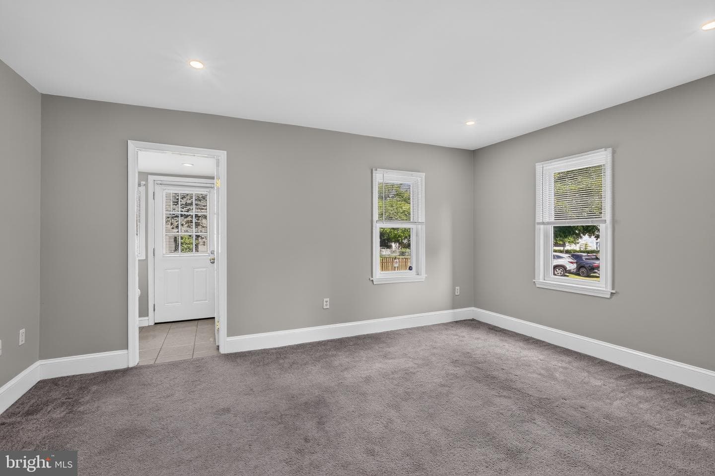 531 Jansen Avenue photo 10