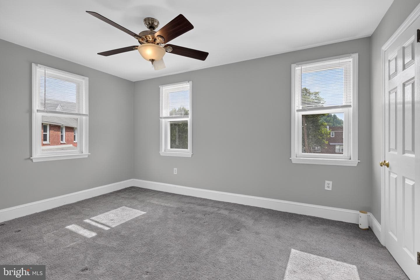 531 Jansen Avenue photo 18