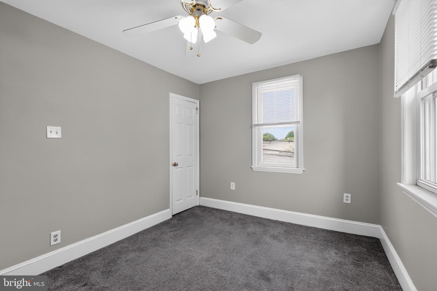 531 Jansen Avenue photo 23