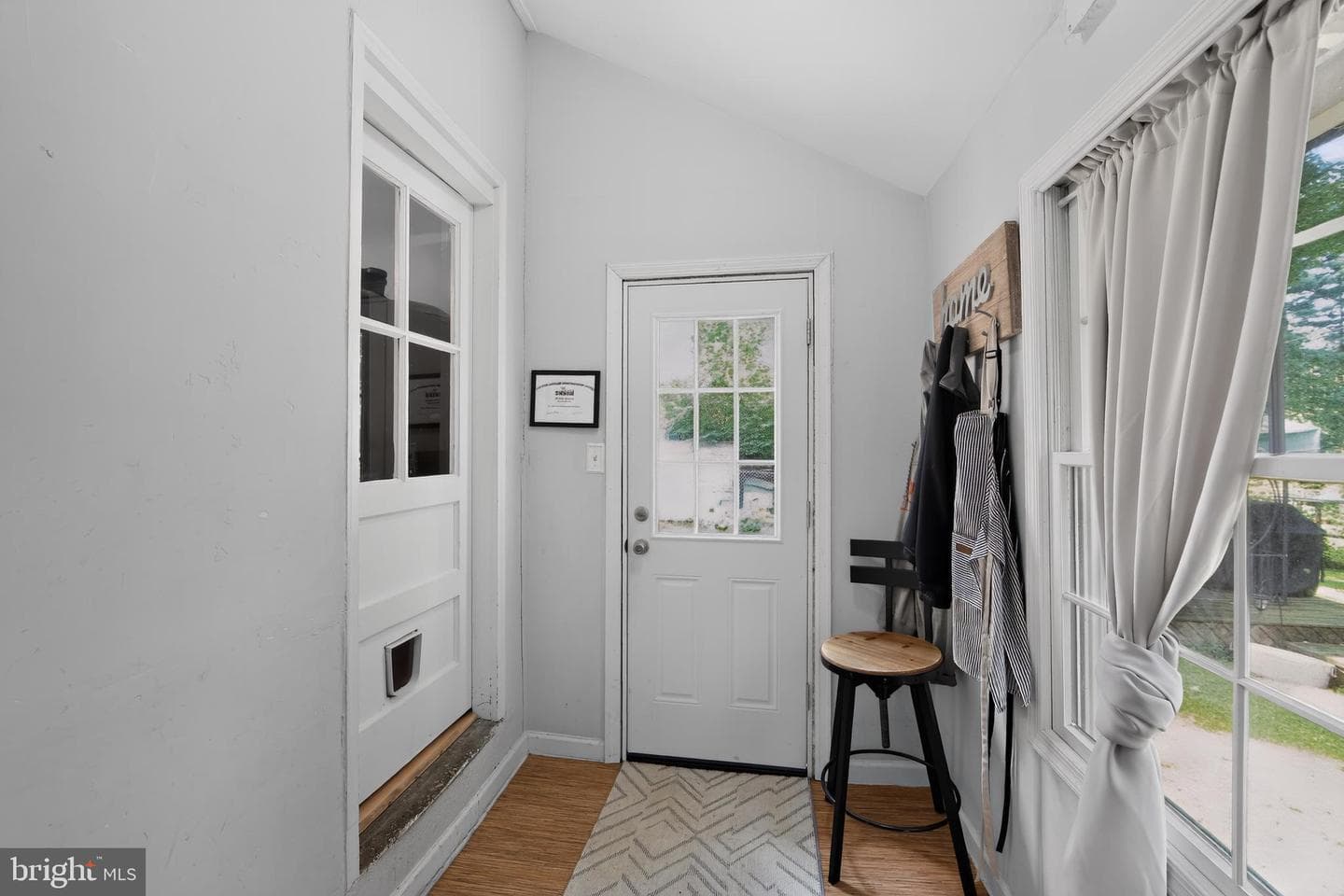 242 Elm Avenue photo 13