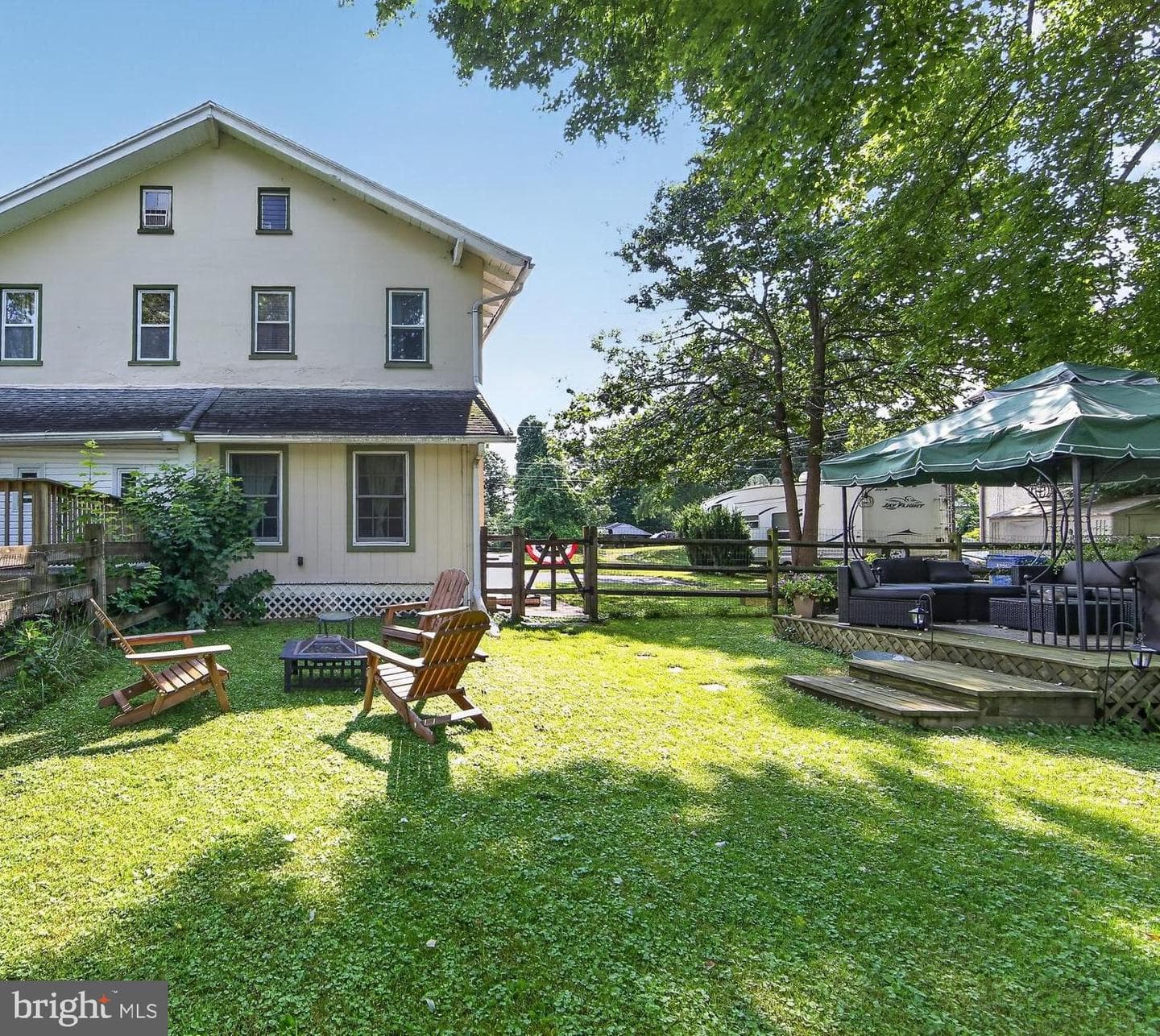 242 Elm Avenue photo 25