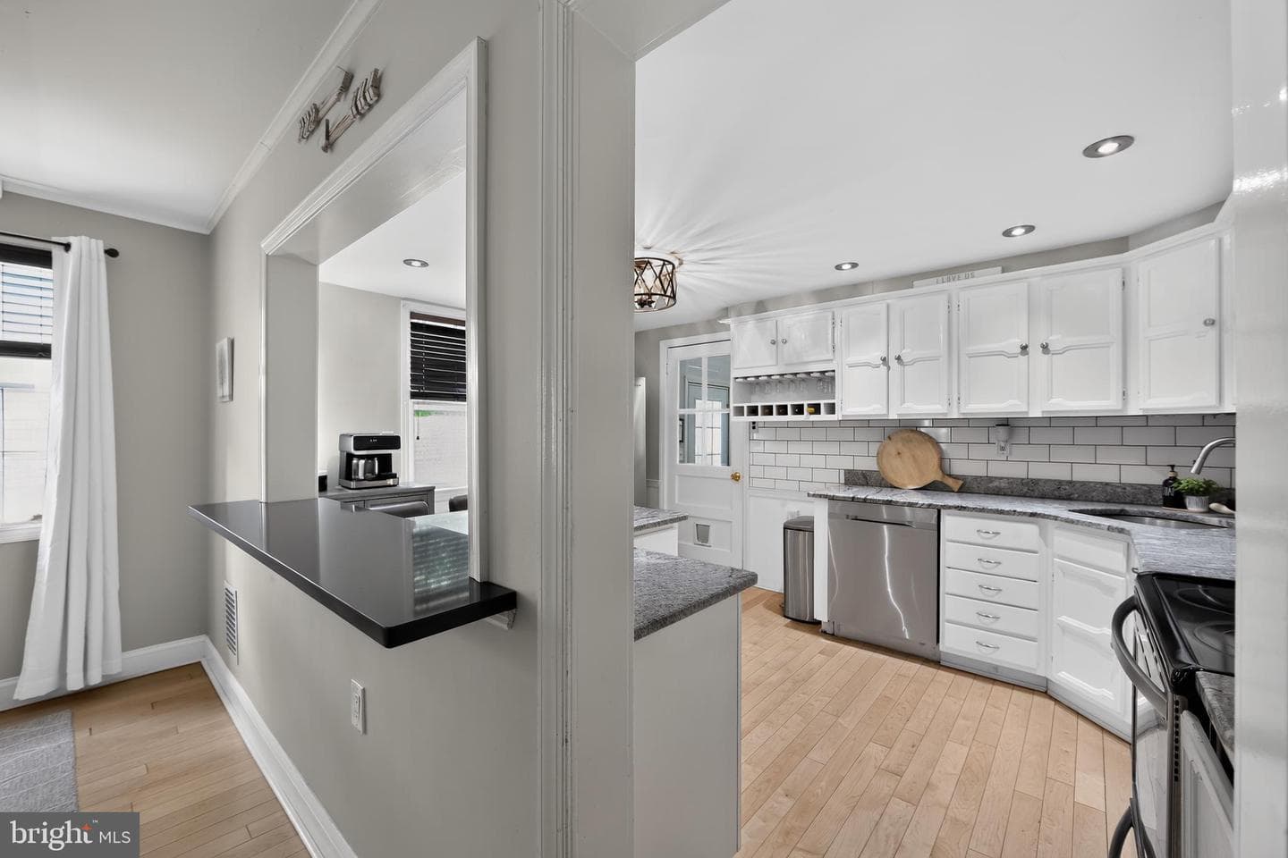 242 Elm Avenue photo 6