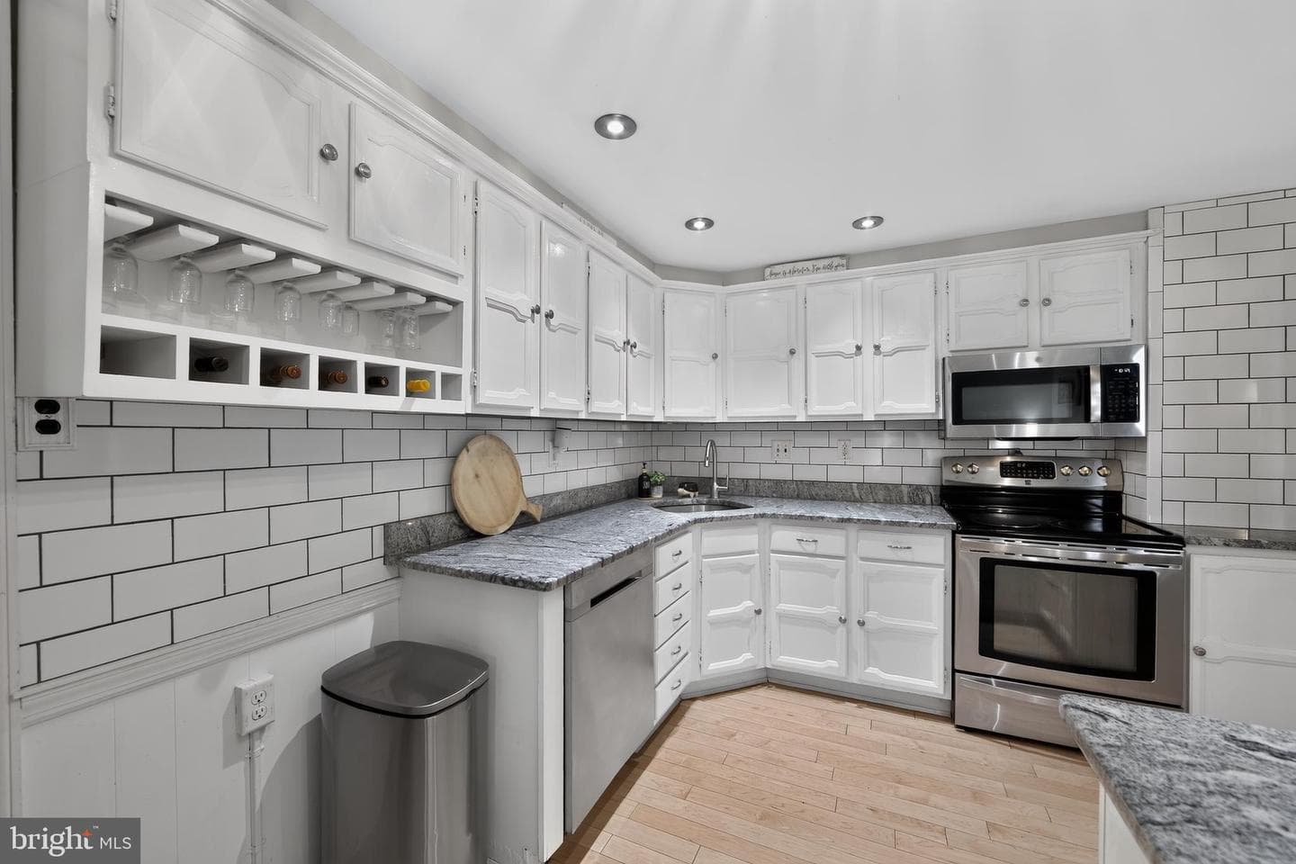242 Elm Avenue photo 7