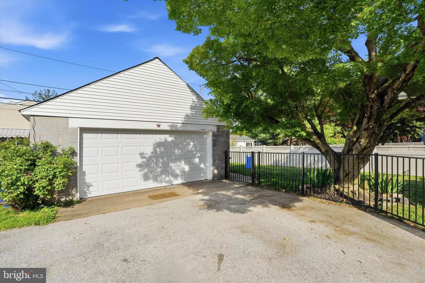 2621 Ashwood Drive photo 32