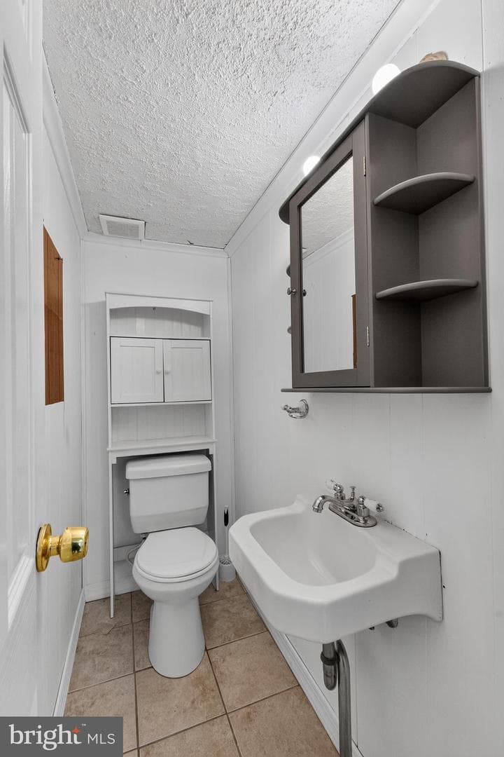 1539 Summit Street photo 11