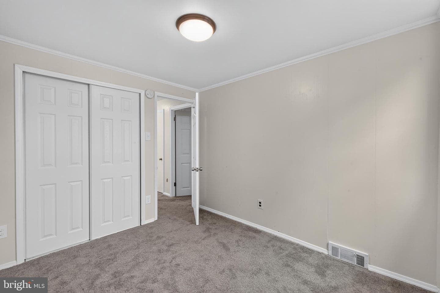 1539 Summit Street photo 18