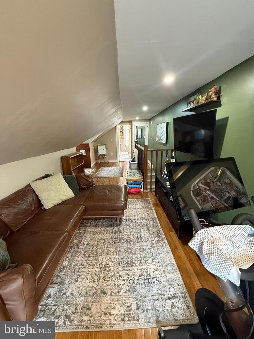 2703 Belmont Avenue photo 22