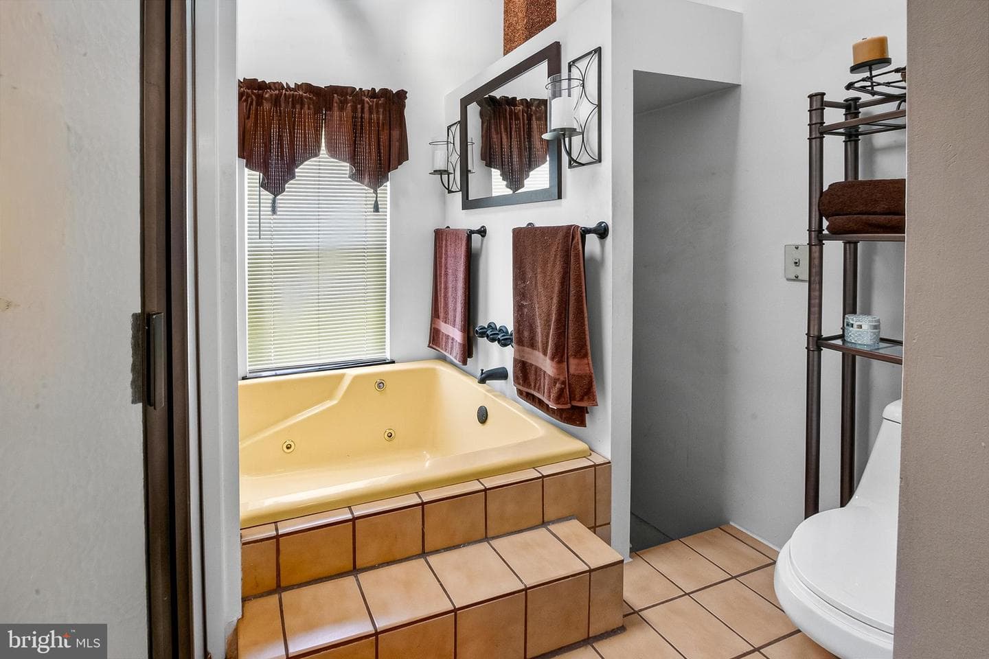 701 Andrews photo 22