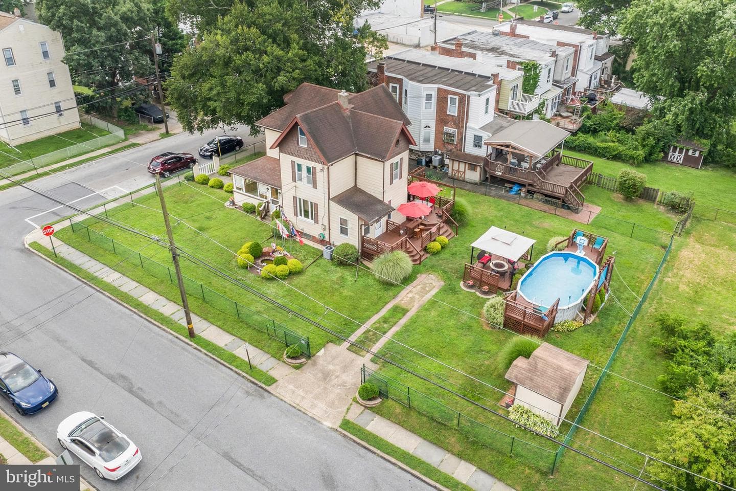 701 Andrews photo 44