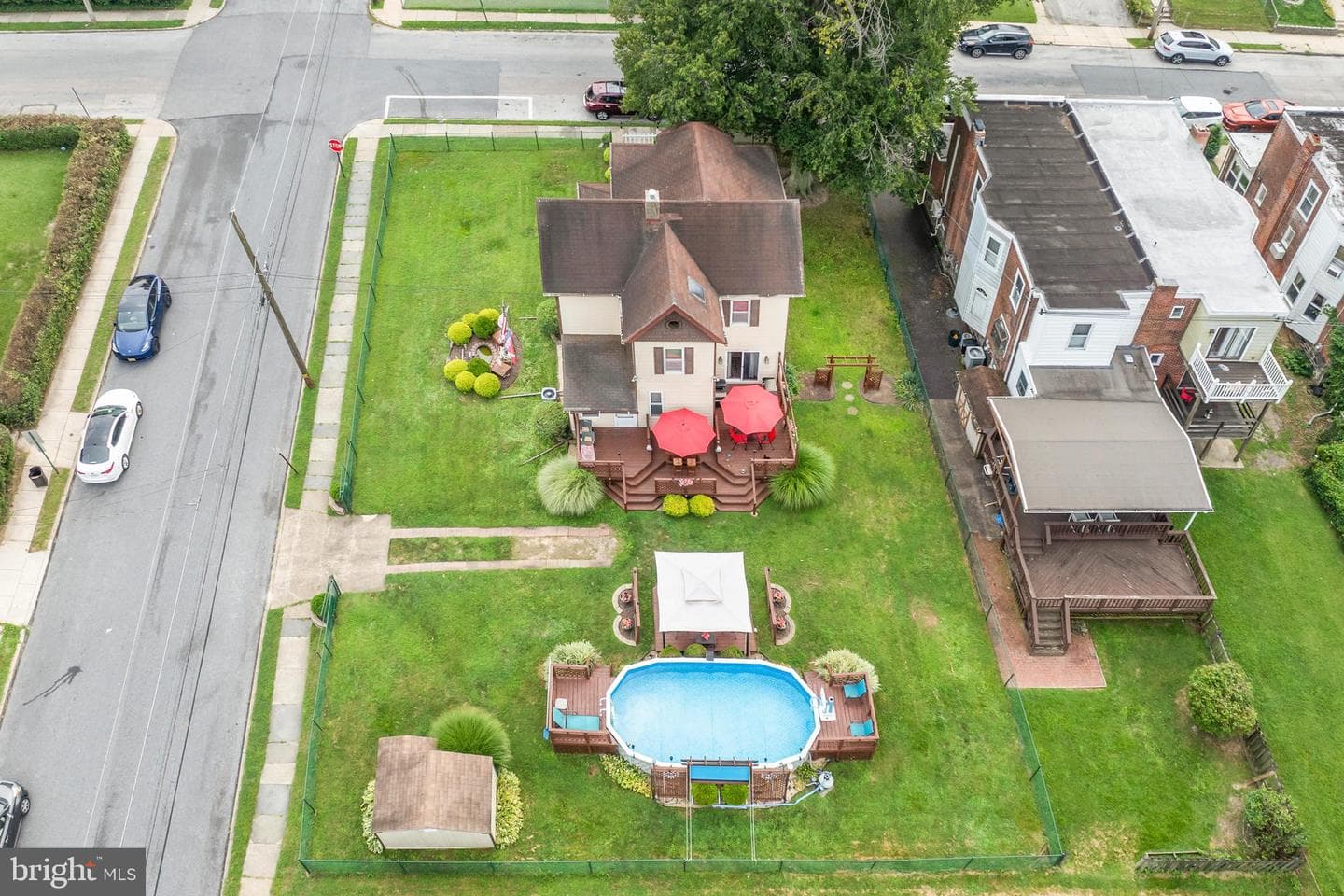 701 Andrews photo 45