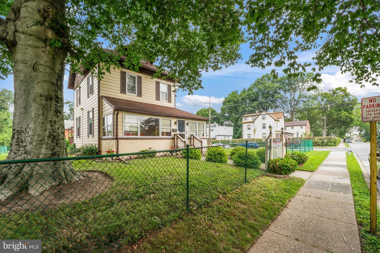 701 Andrews photo 46