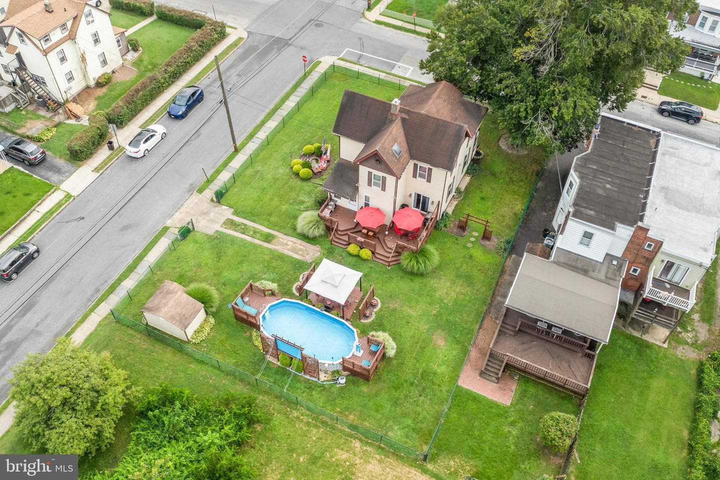 701 Andrews photo 7