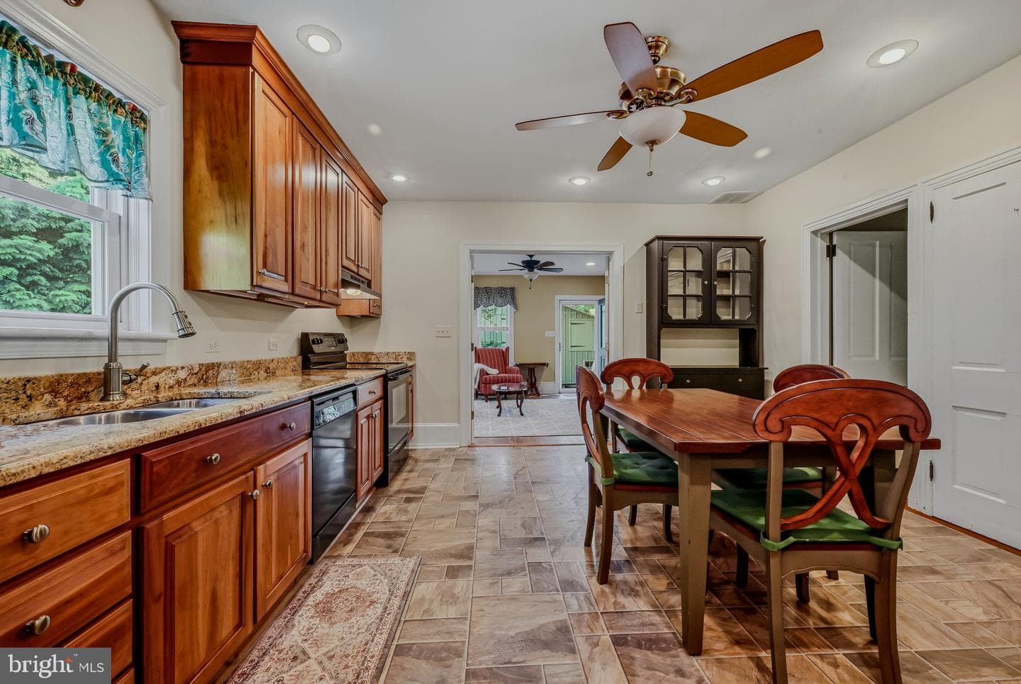 2552 Naamans Creek Road photo 22