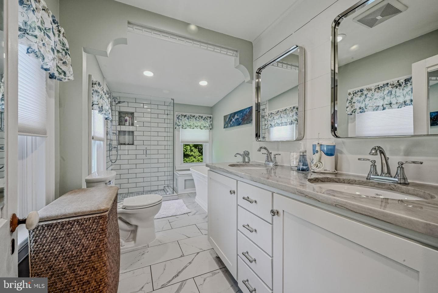 2552 Naamans Creek Road photo 36