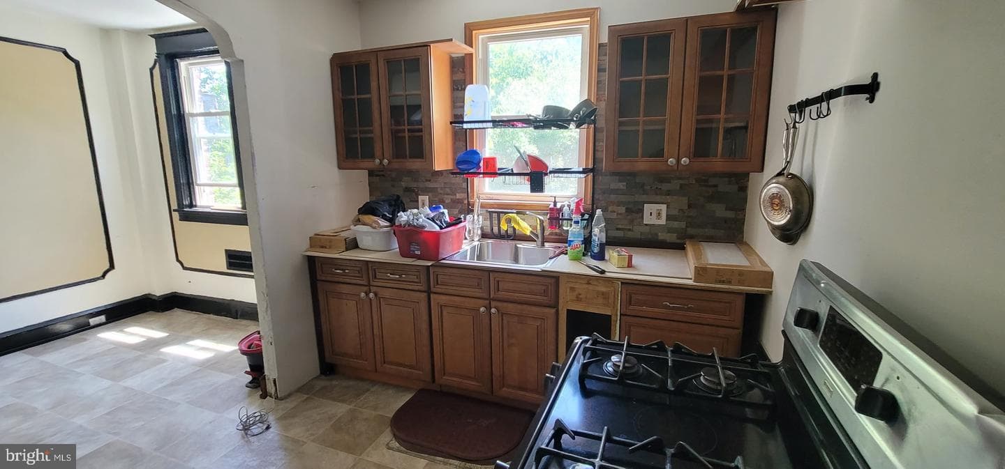 907 Macdade Boulevard photo 15
