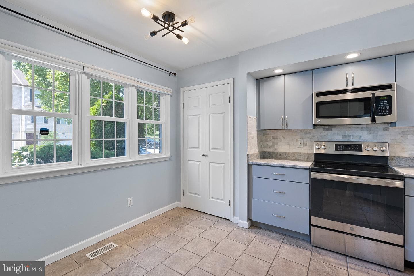 1206 N Glen Drive #1206 photo 10
