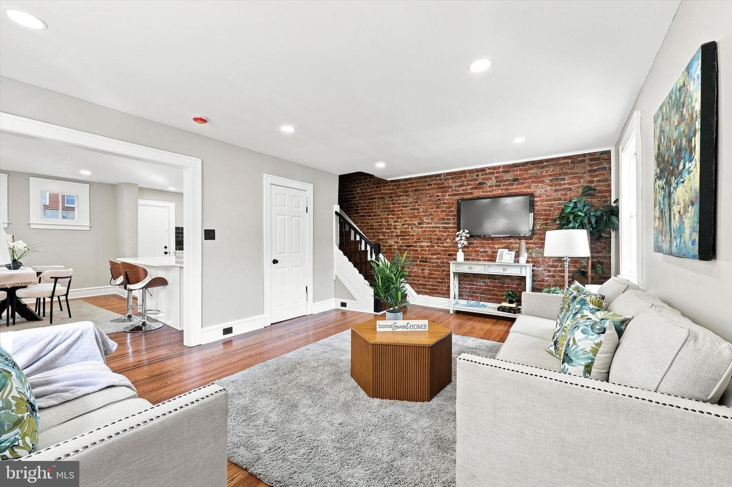 208 Marshall Avenue photo 3