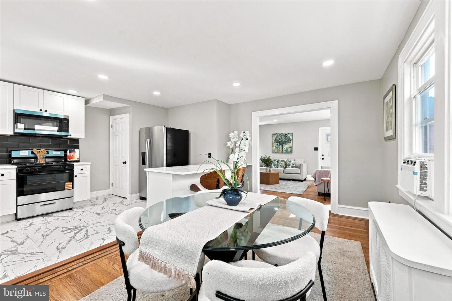 208 Marshall Avenue photo 6