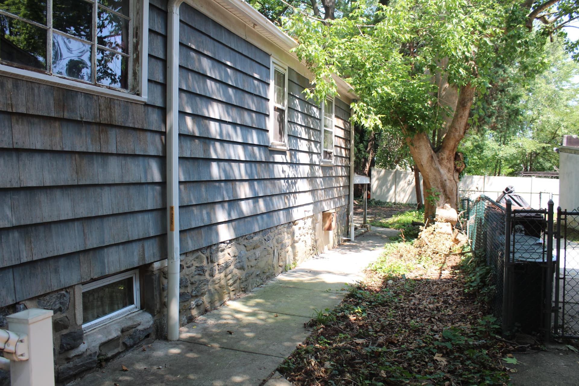 135 E Greenwood Avenue photo 26