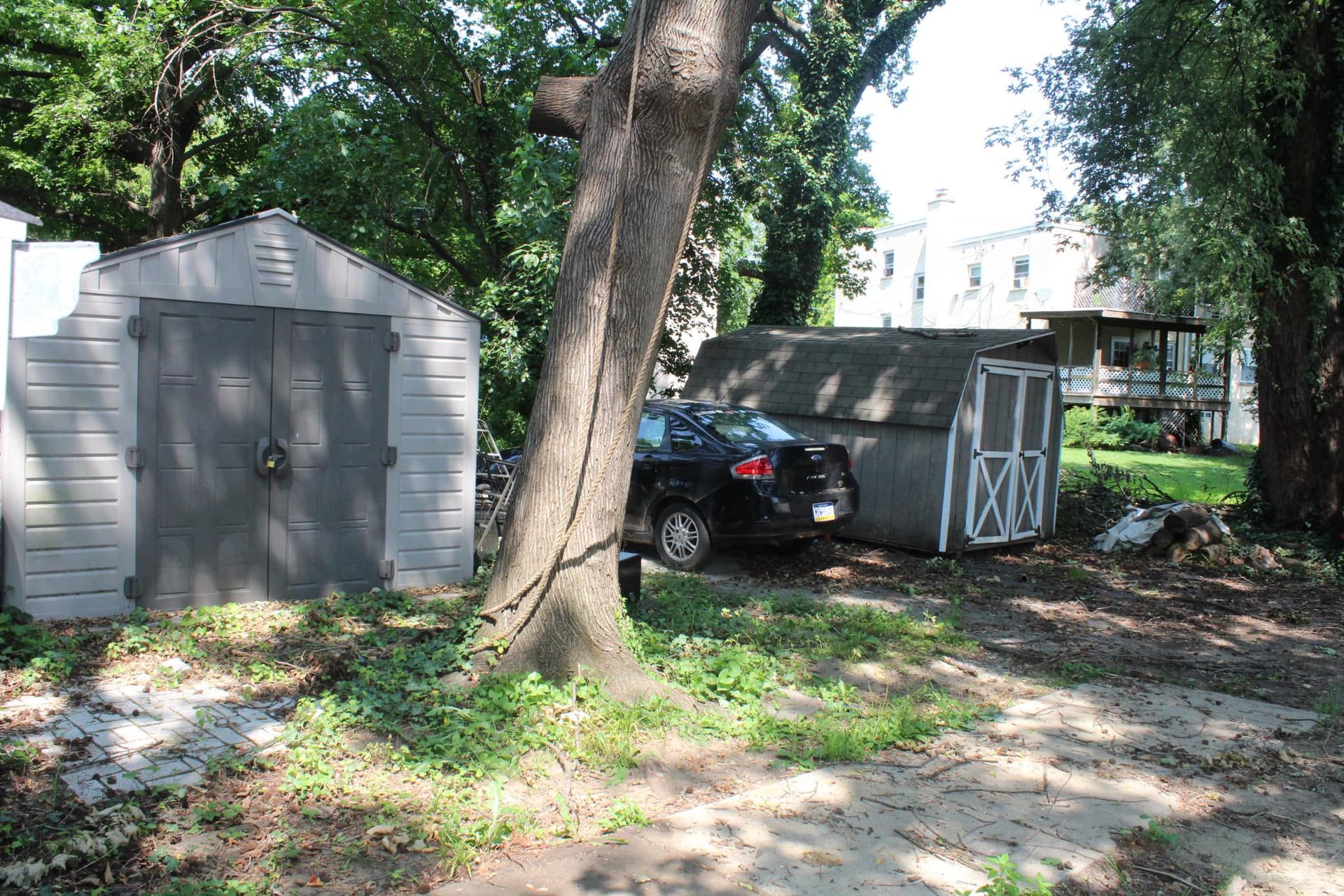 135 E Greenwood Avenue photo 27