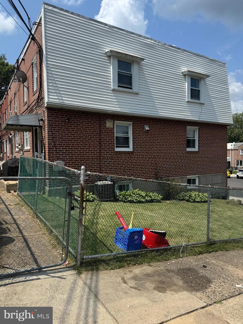 419 Arlington Avenue photo 3