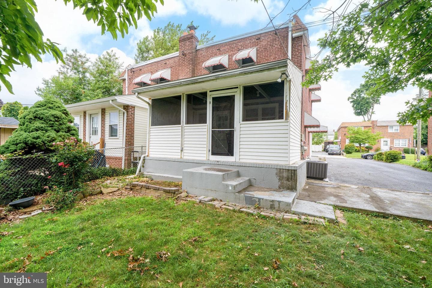 336 Holland Street photo 11