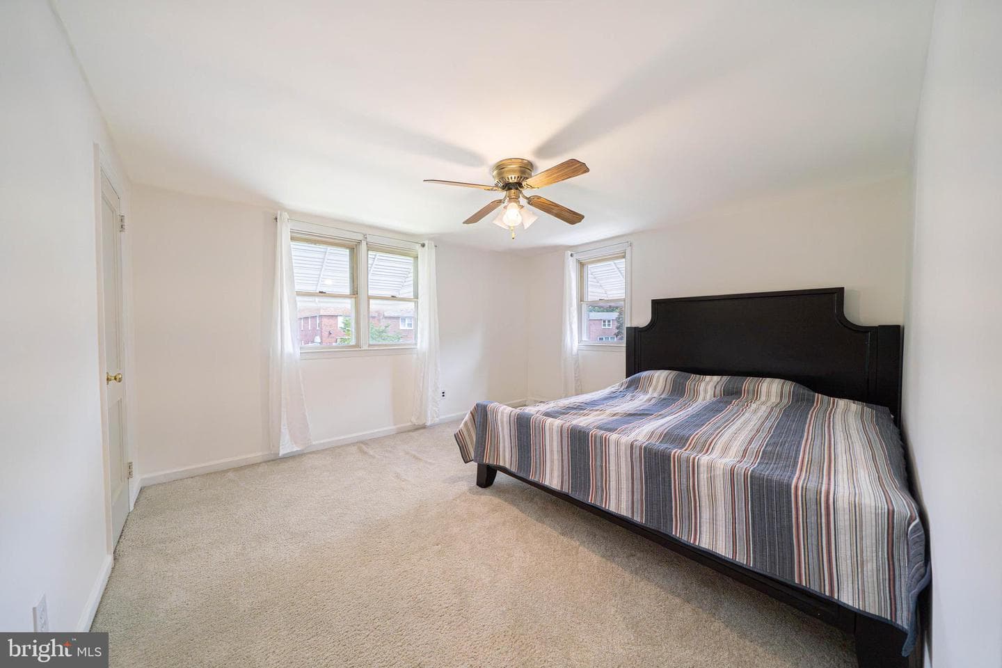336 Holland Street photo 14