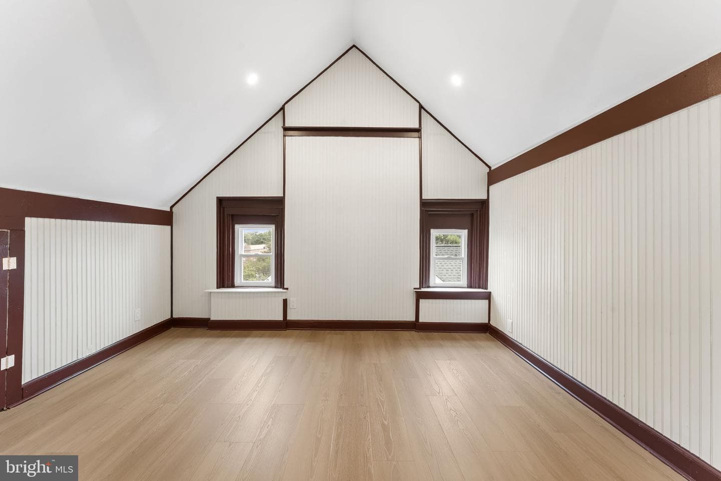 820 Wilde Avenue photo 32