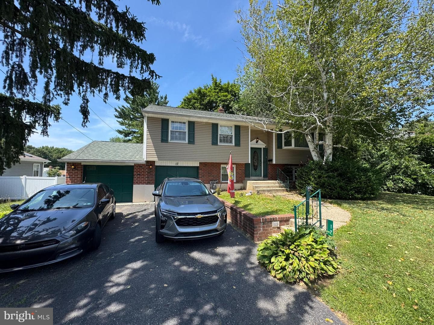 17 Blackthorne Lane