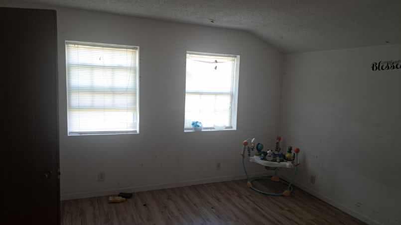 939 1/2 W 3rd Street photo 10