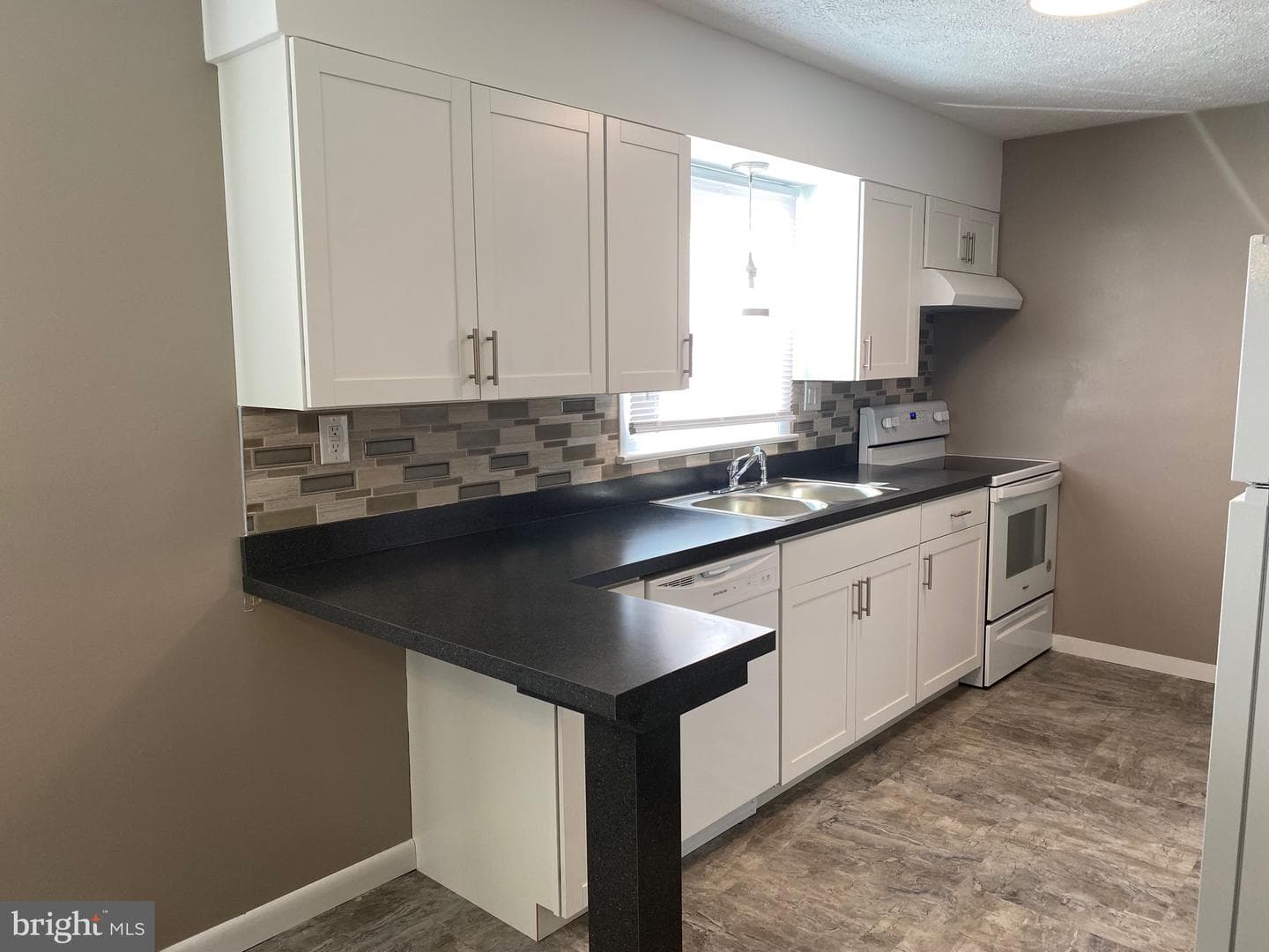 2086 Lincoln Way East E photo 13