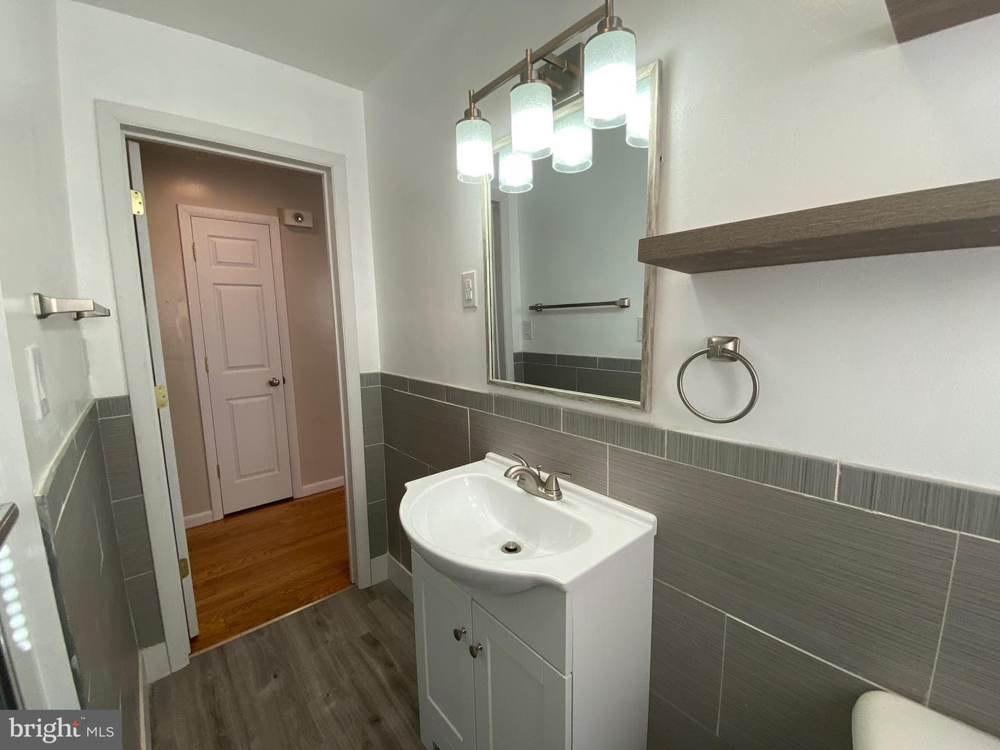 2086 Lincoln Way East E photo 23