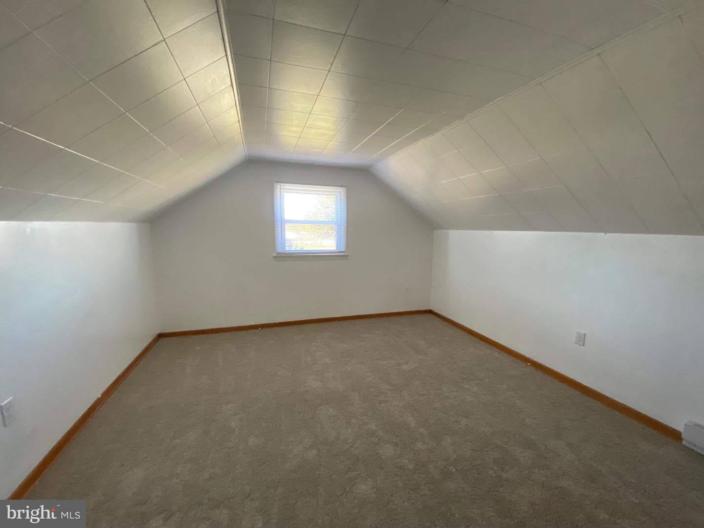 2086 Lincoln Way East E photo 29