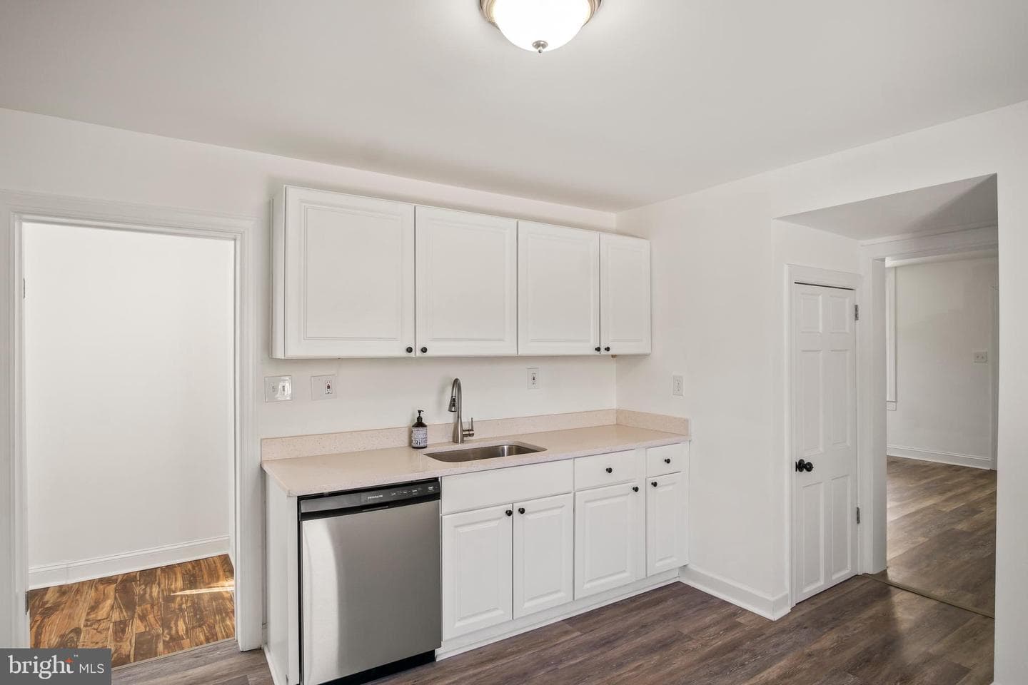 3930 Lincoln Street photo 11