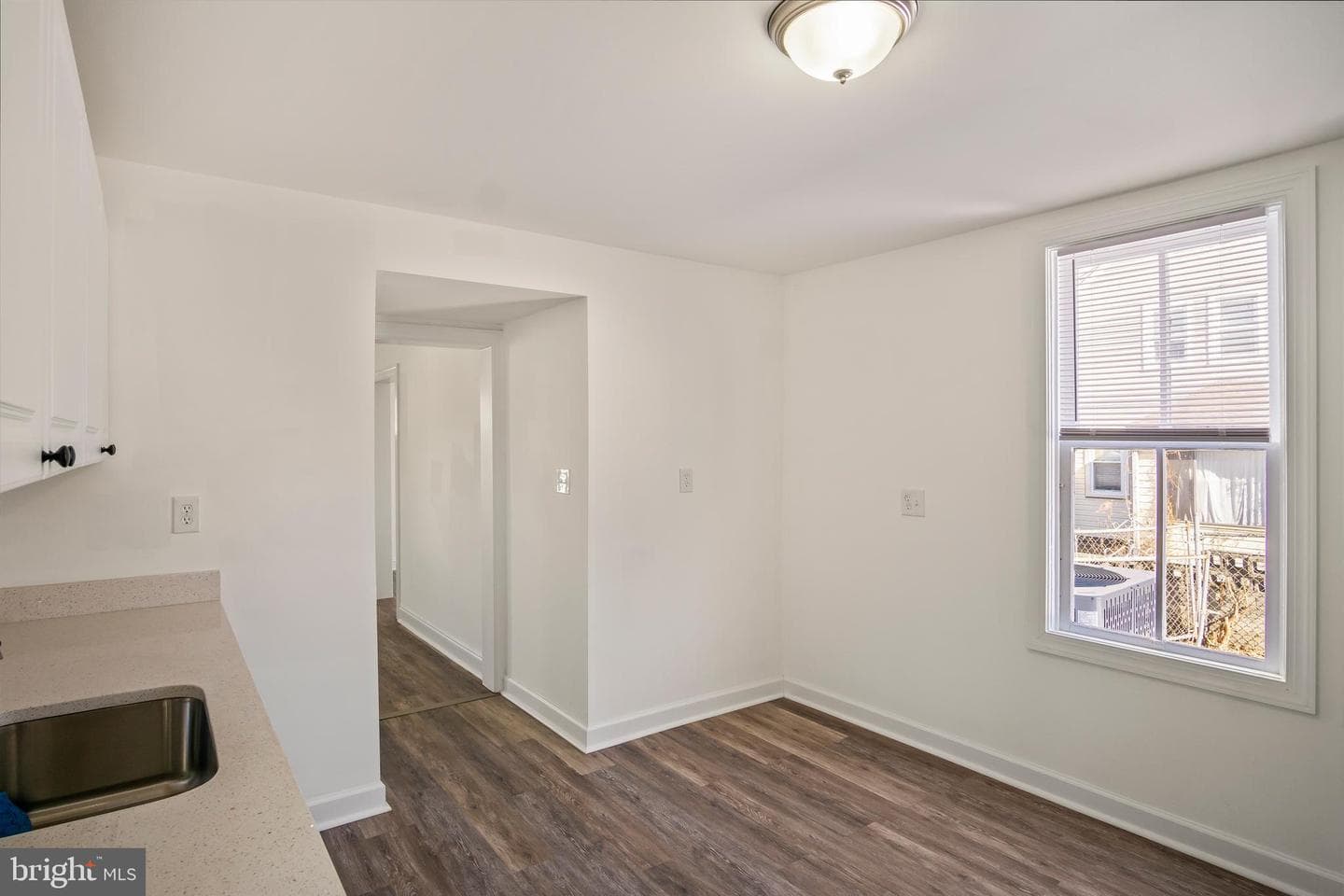 3930 Lincoln Street photo 12