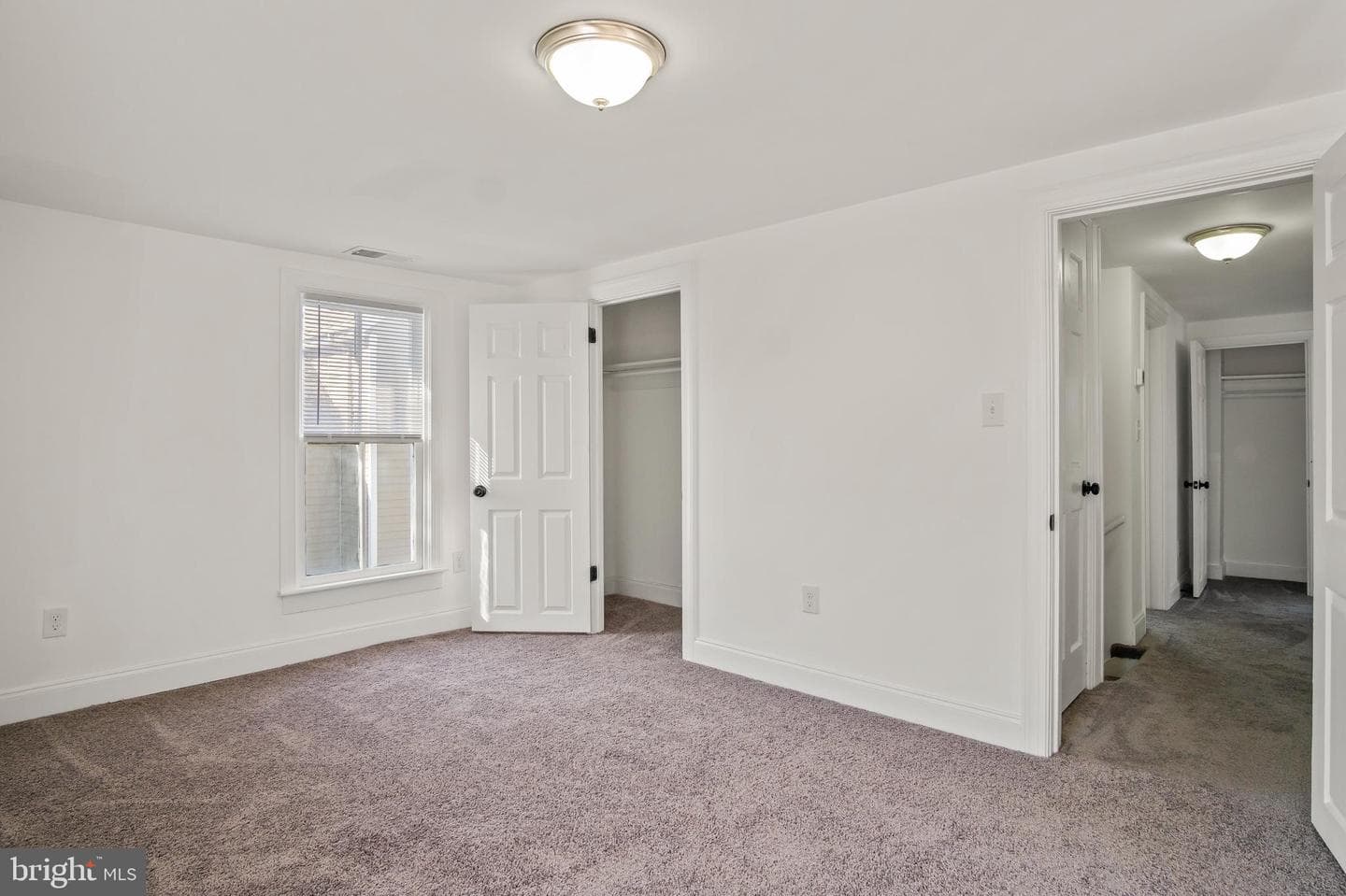 3930 Lincoln Street photo 21