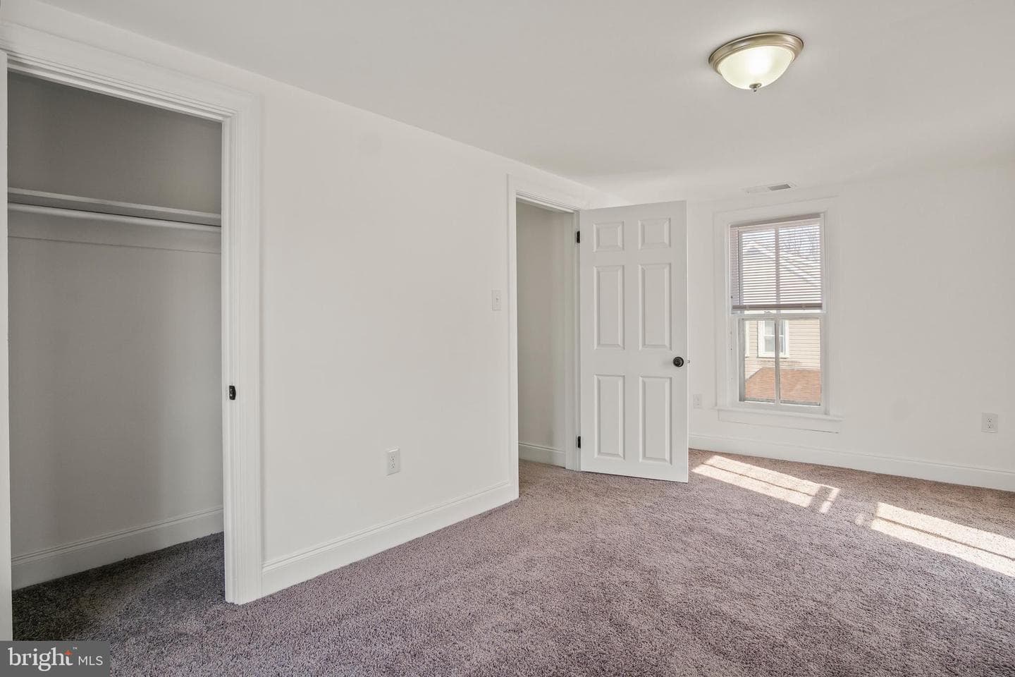 3930 Lincoln Street photo 22