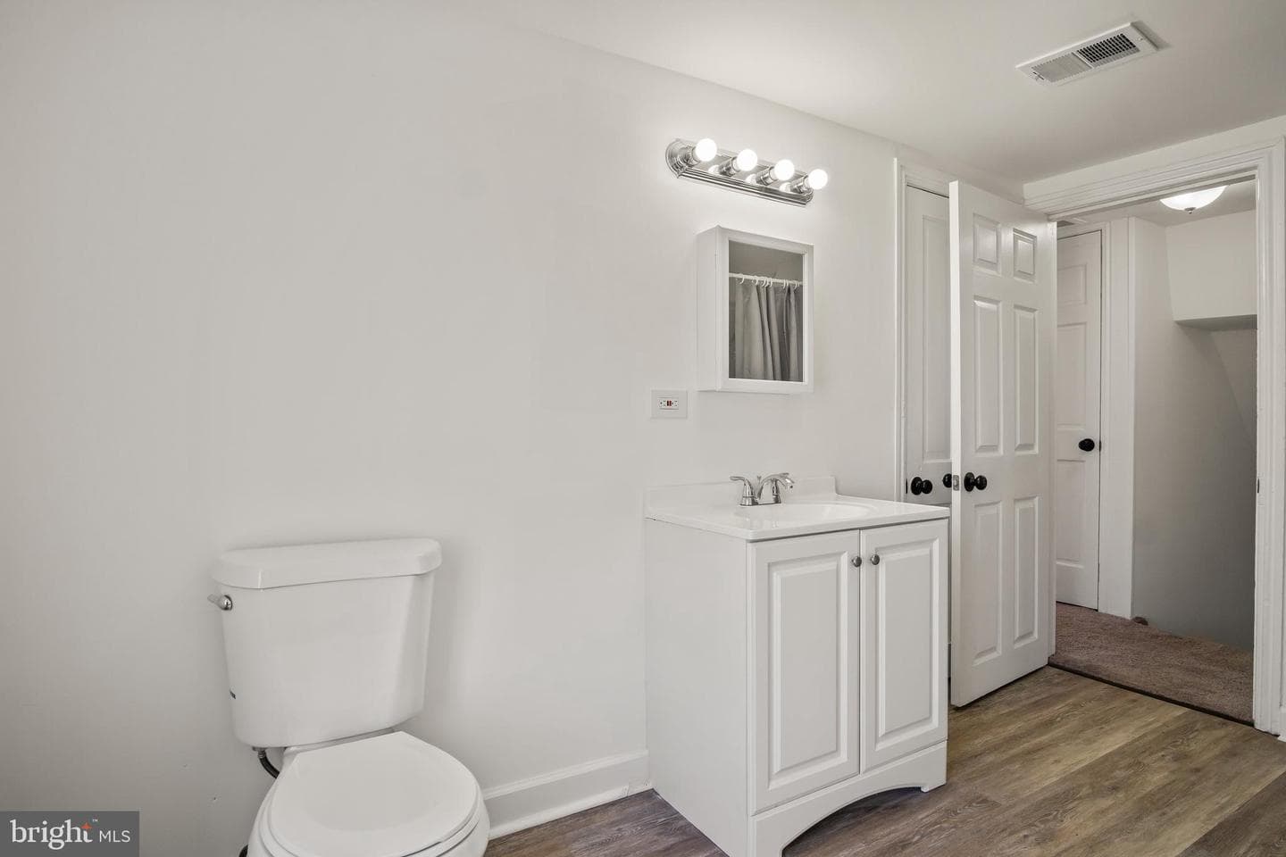 3930 Lincoln Street photo 25