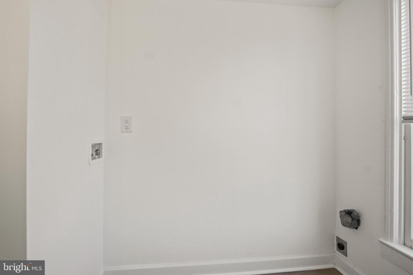 3930 Lincoln Street photo 26